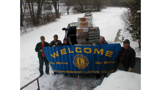 Food pantry 2014 002